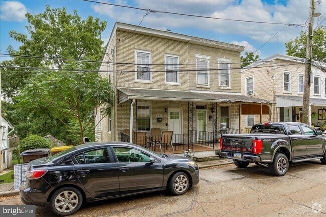 Building Photo - 663 Columbus St Rental