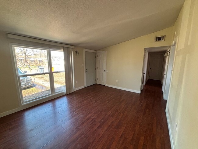 Photo - 509 W K St