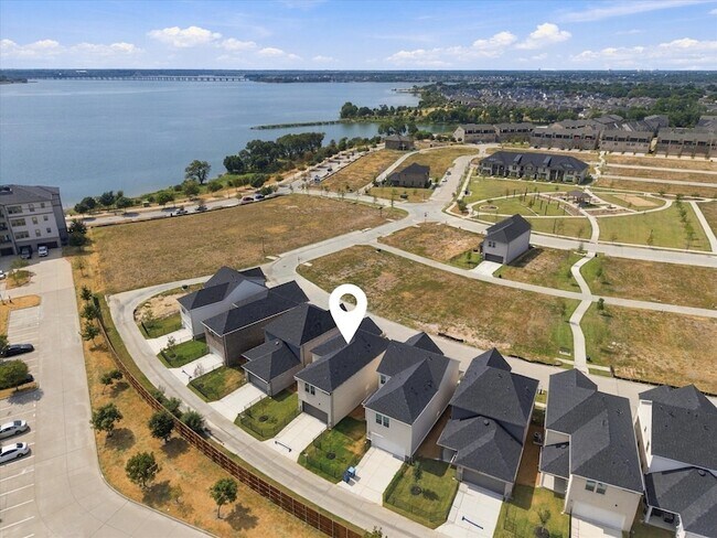 1814 Waterwalk Dr