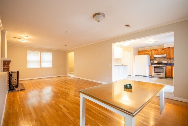 Photo - 5337 Washington St