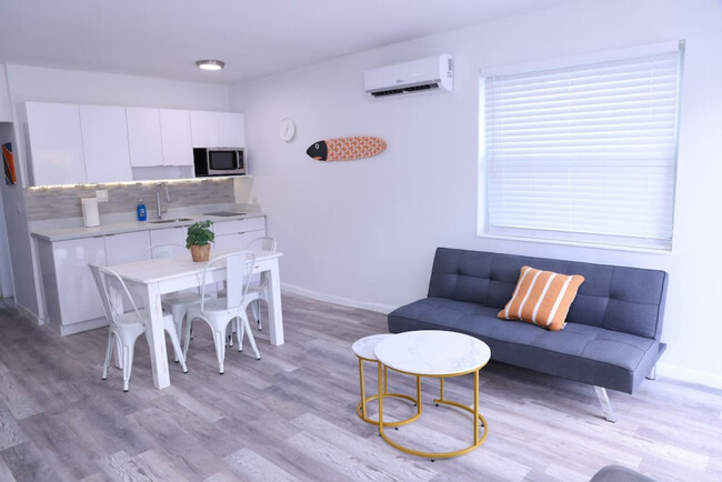 Building Photo - 1111 SW 37th Ave Rental