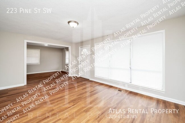 Photo - 223 Pine St SW