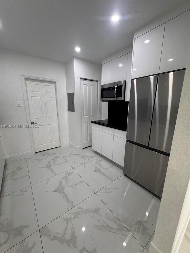 Photo - 7400 SW 39th St