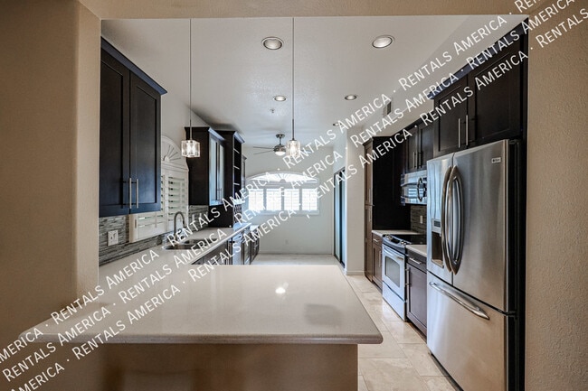 8653 E Royal Palm Rd Unidad 2016