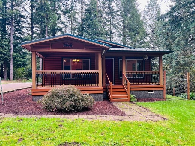 Building Photo - Gorgeous 3 bedroom 2 bathroom house -Amboy School District