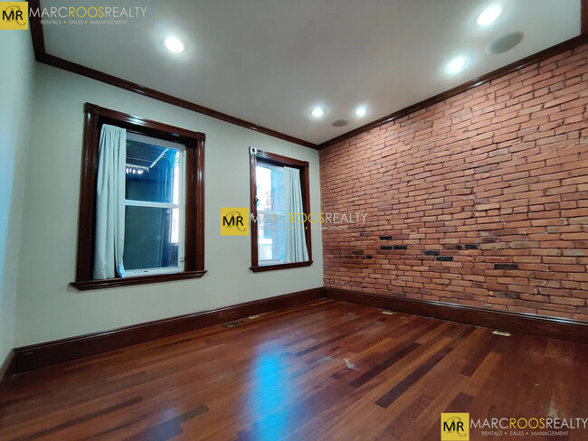 Photo - 4 Strathmore Rd Unidad Strathmore Rd #3 Rental