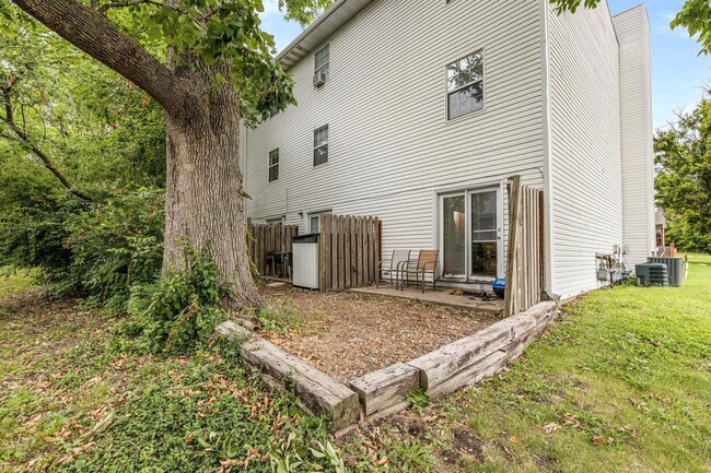 Photo - 3 Bed 2 bath Townhome