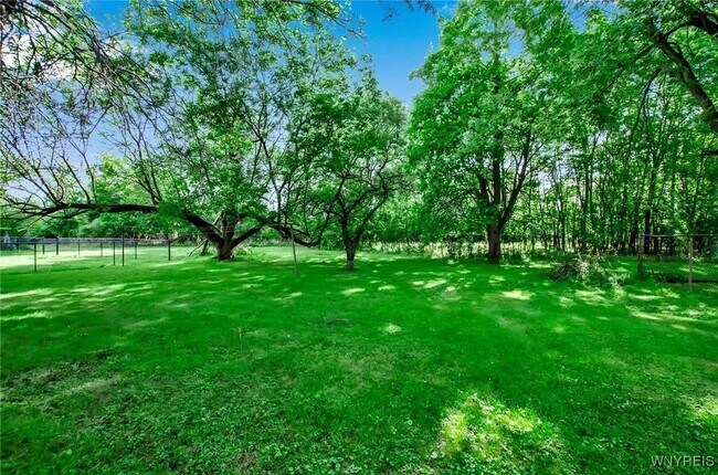 Photo - 128 Circle Ln