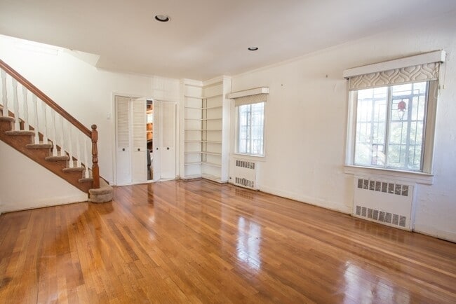 Photo - 186-18-118 Cambridge Rd