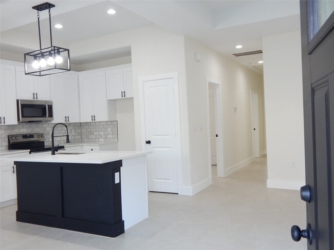 Photo - 16971 W Juneau St