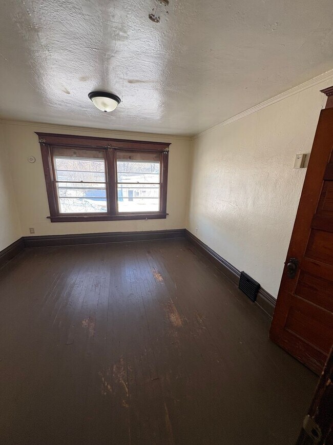 Photo - 3 bedroom 1 bathroom single family home