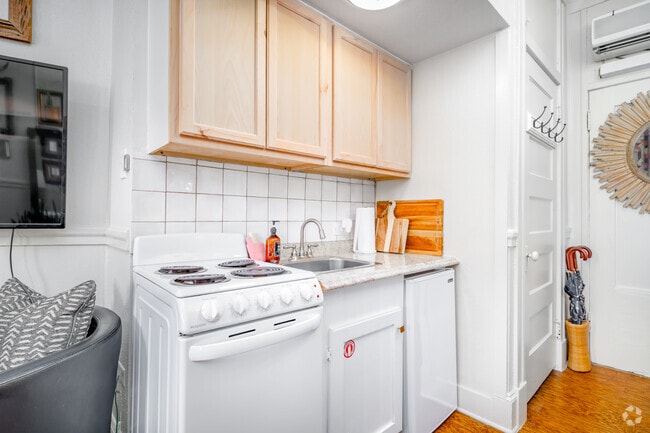 Studio - 258SF - Kitchen