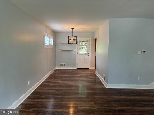 Photo - 98 S Iris St