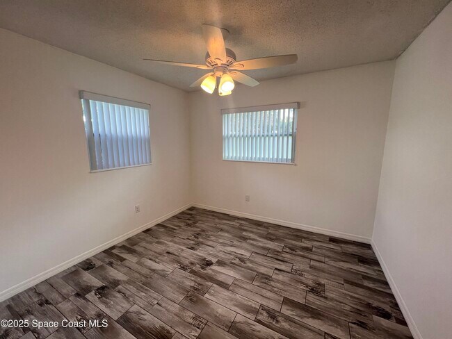 Photo - 5381 Frederick Ave