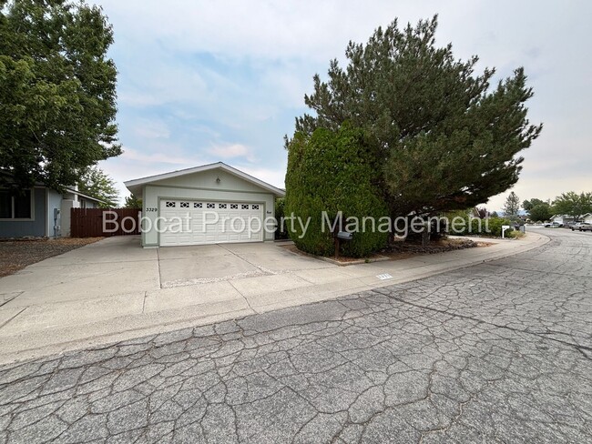 ATTENTION GARDENERS! Charming Indian Hills... - ATTENTION GARDENERS! Charming Indian Hills... Casa