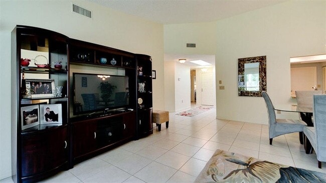 Photo - 7893 Timberwood Cir