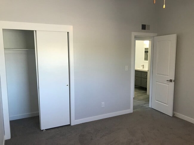 Photo - 3 bedroom updated Townhome