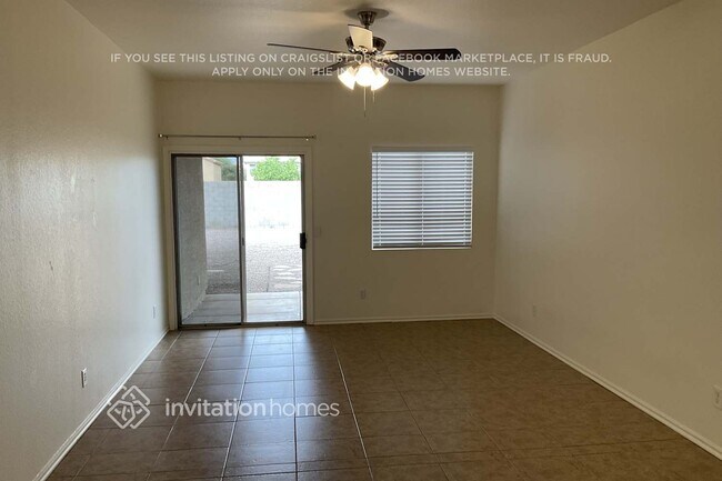 934 E Silversmith Trail