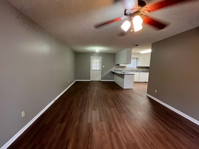 Photo - 6107 Vinnie Dr Unit B
