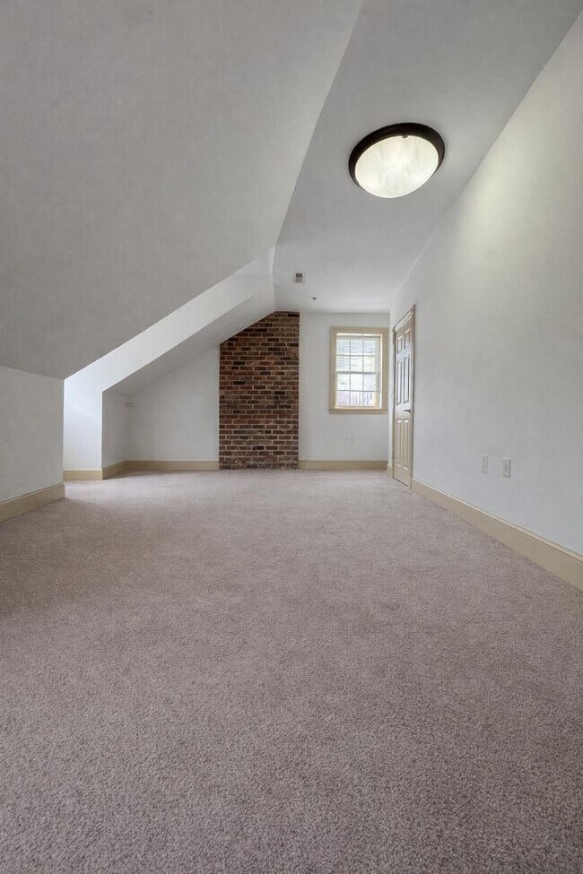 Photo - 26B W. Old Street - #F