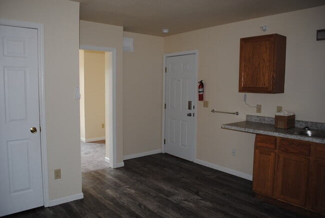 Photo - STUDIO/SEMI 1 BEDROOM - AVAILABLE AUGUST 2023!