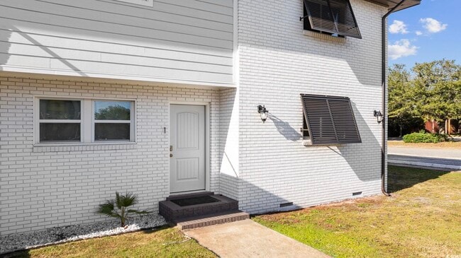 Photo - 409 17th Ave N