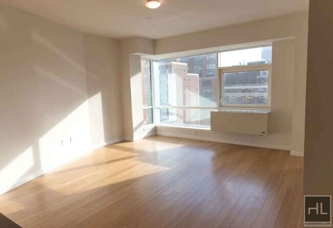 Photo - QUEENS PLAZA NORTH Unit 6E