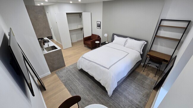 Photo - 88 E East End Ave