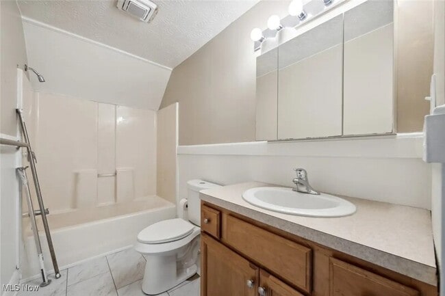 Photo - 3399 E 65th St