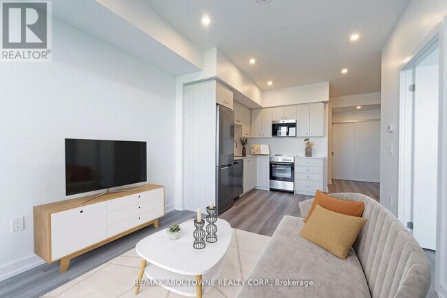 Photo - 5 Wellington St S Unit 1407