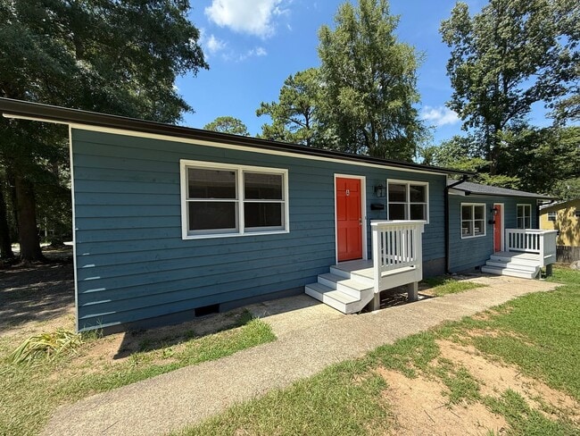 Photo - Newly Remodeled 2BD, 1BA Chapel Hill Apart... Unit #A (102 Johnson)