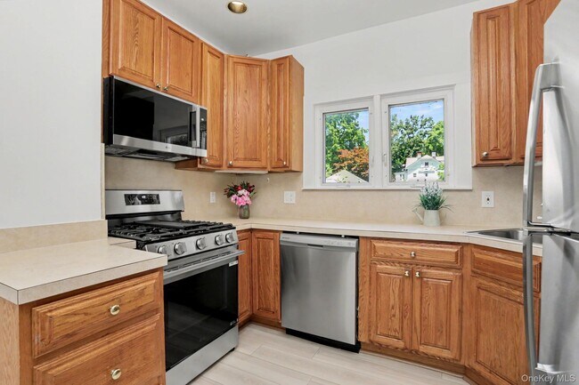 Photo - 71 Grand St