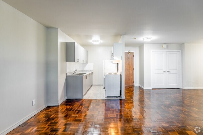 2BR, 1BA - Dining Room/Kitchen
