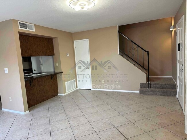 Photo - 10203 N 7th Pl