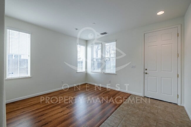 Photo - Spacious 3-Bedroom Home in Gated Lincoln Crossing Community