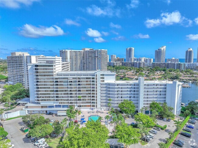 Building Photo - 500 Three Islands Boulevard Unit 816 Rental