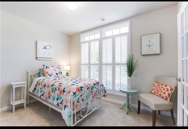 Photo - Beautiful 3 Bedroom Townhouse in West Broad Village