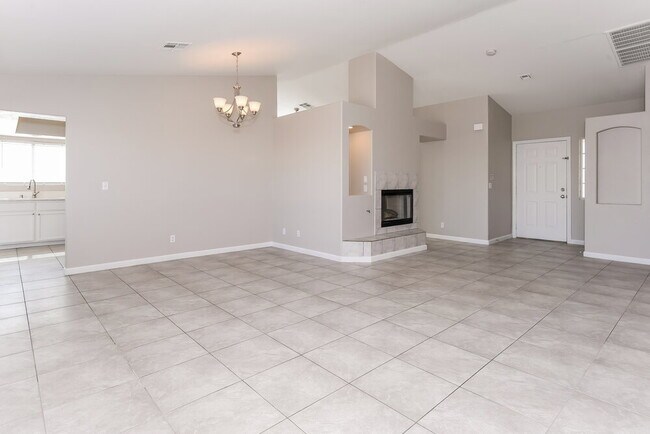 Photo - 3432 Shonna Way