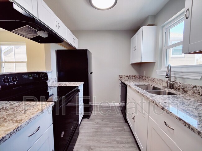 Photo - 1239 S Gilbert St