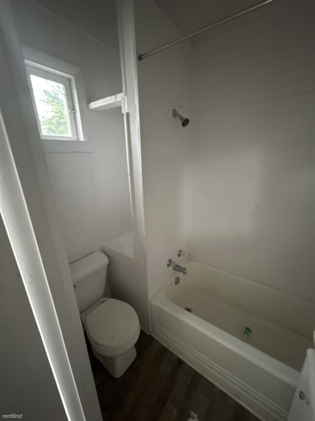 4 br, 1 bath House 648 South Main Street... Rental House Rental in