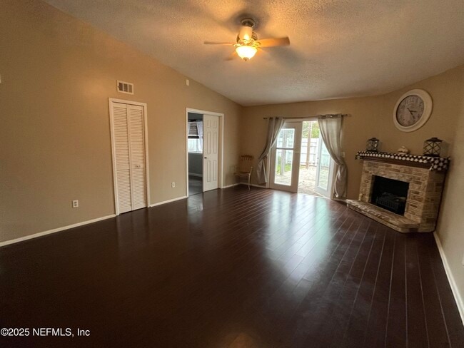 Photo - 636 Aquatic Dr