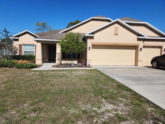 Beautiful 4-Bedroom Model Home – Never Liv... - Beautiful 4-Bedroom Model Home – Never Liv...