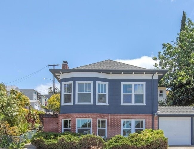 Building Photo - 3434 Champion St Unit 3434