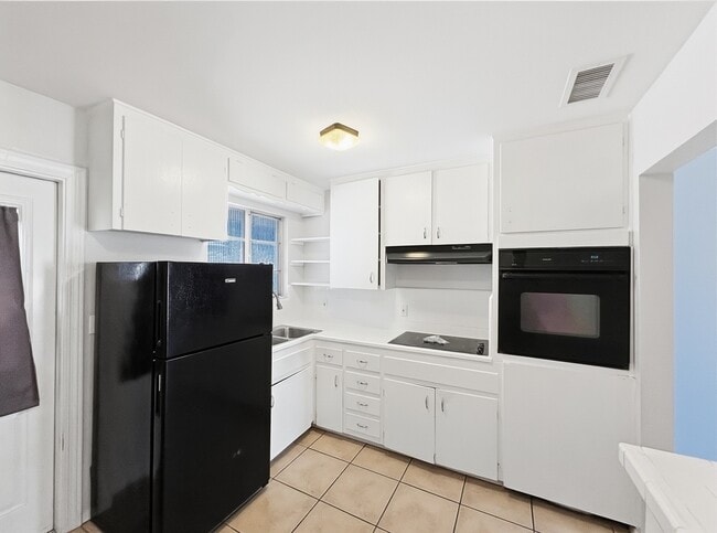 Building Photo - 2711 E Glenrosa Ave Unit 2711