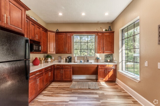 Interior Photo - Kingwood Lakes
