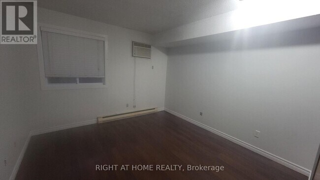 Photo - 733 Deveron Crescent Unit 108