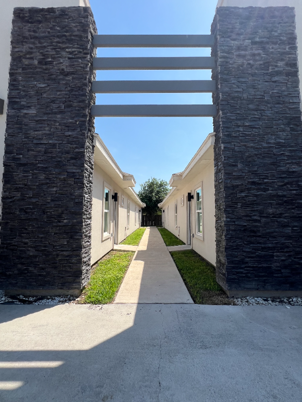 Building Photo - 904 E la Cantera Ave Rental
