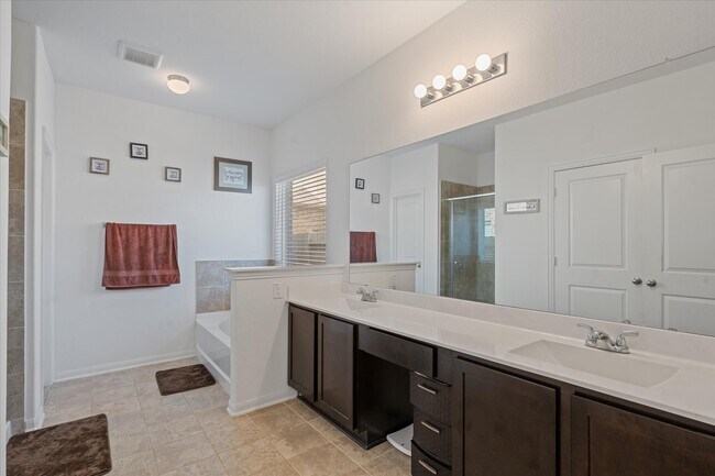 Photo - 4715 Painted Bunting Ln