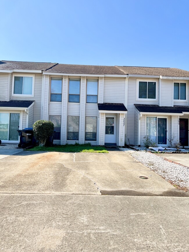 Building Photo - 3657 Smokey Chamber Dr