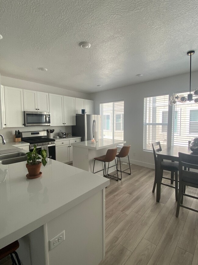 Photo - 4726 Hillhouse Cv